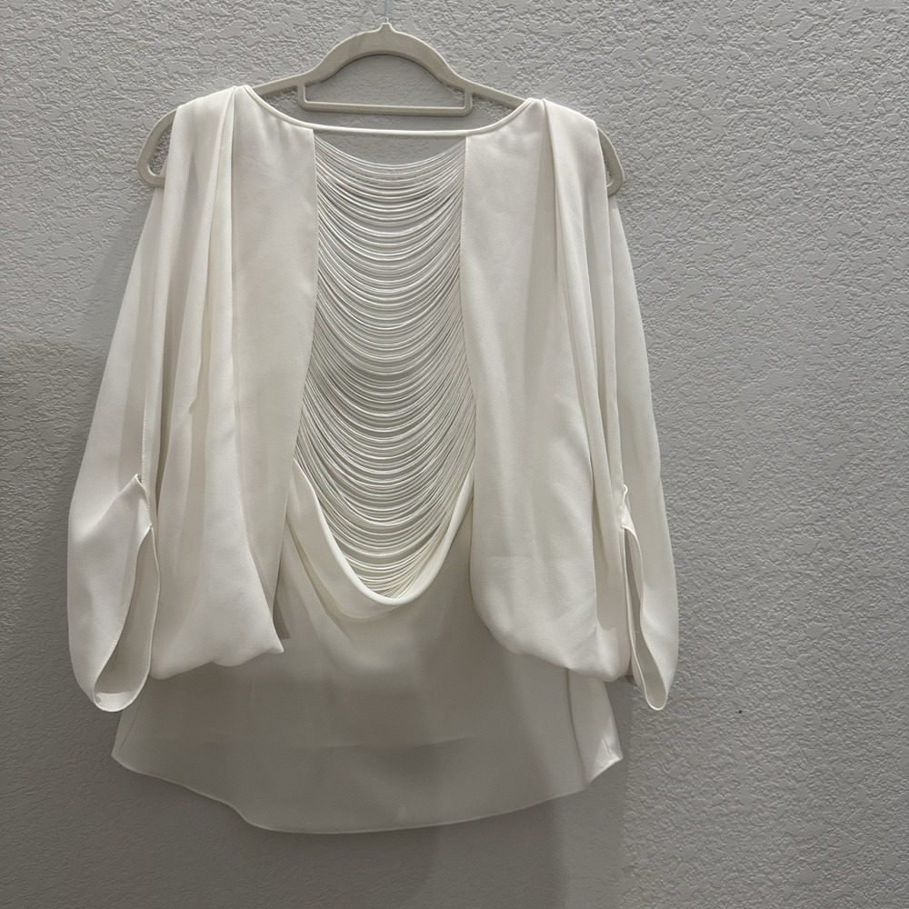 BCBG Maxazria Women's Sz M Sexy‎ Blouse White Kyleigh Fringeback Slitsleeve Top - Picture 4 of 16